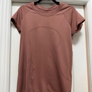 lululemon athletica Dusty Rose Short Sleeve Tee